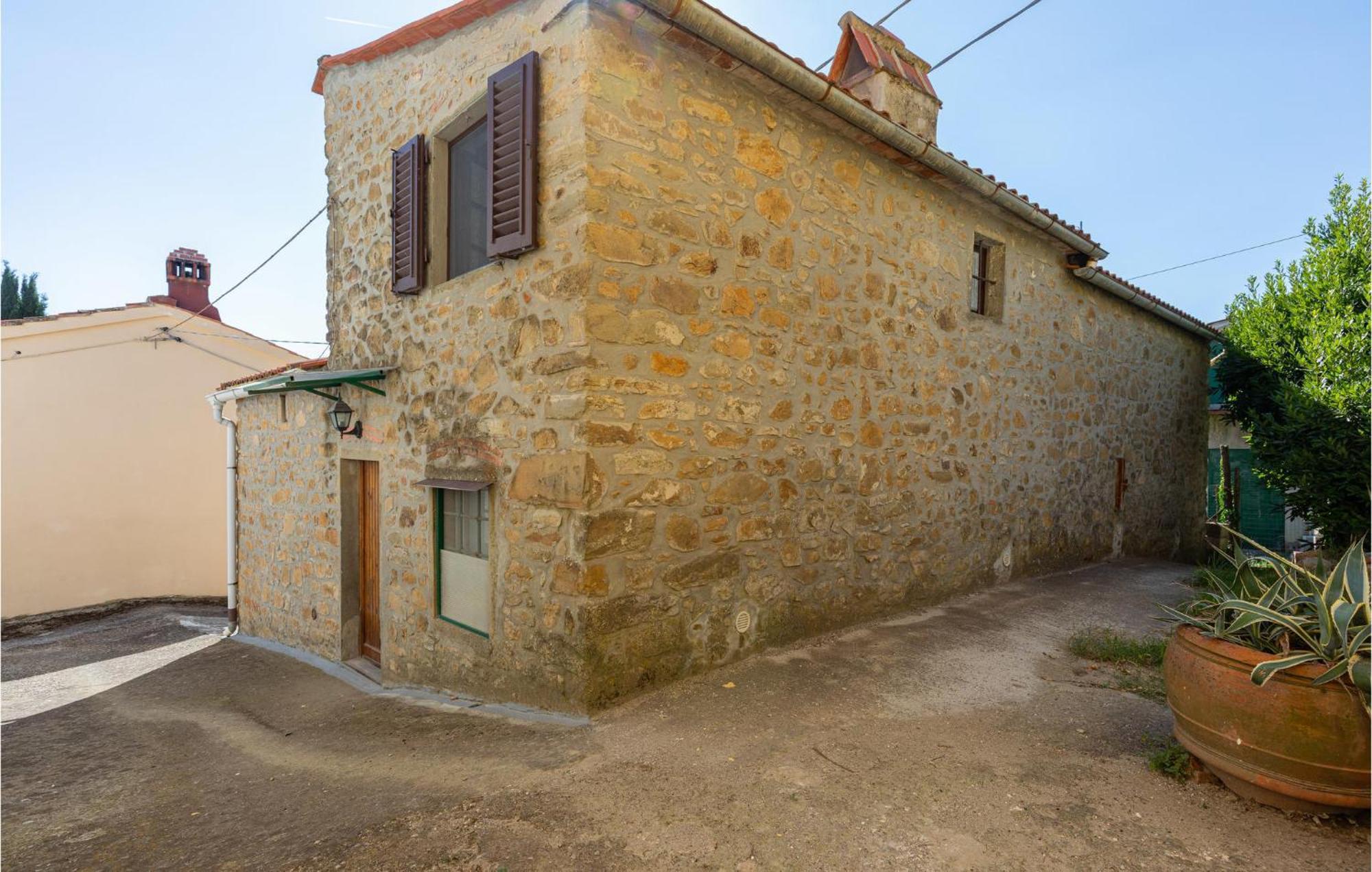 Lovely Home In Marliana With Wifi Exterior photo